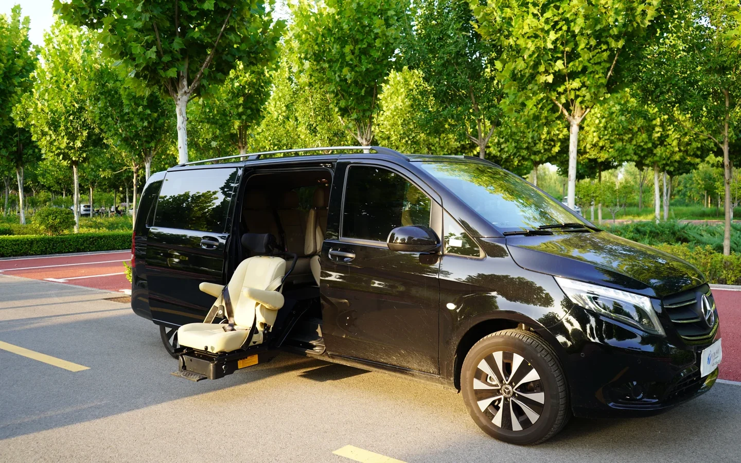 Wheelchair Accessible Executive Van photo 1